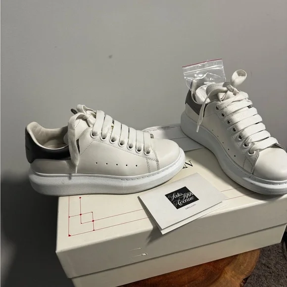 Alexander McQueen Classic White Lace-Up Sneakers Men main image 3